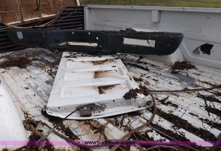 image for item F6100 1995 Chevrolet Cheyenne C2500 flatbed pickup truck