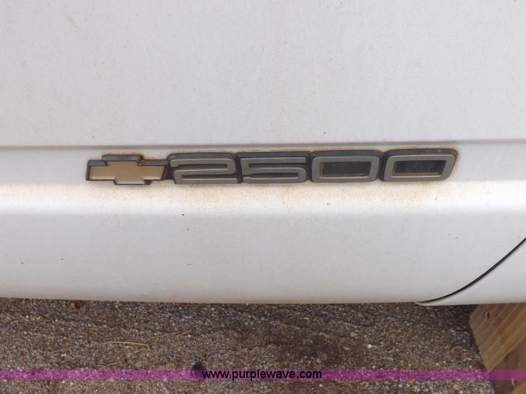image for item F6100 1995 Chevrolet Cheyenne C2500 flatbed pickup truck