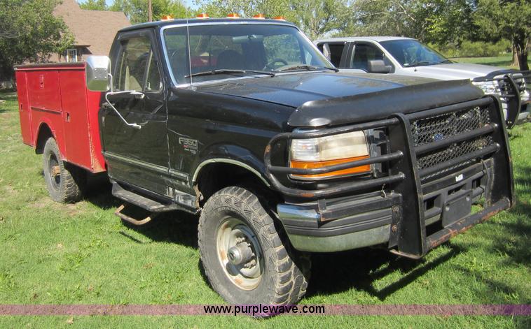 image for item F6527 1997 Ford F350 pickup truck