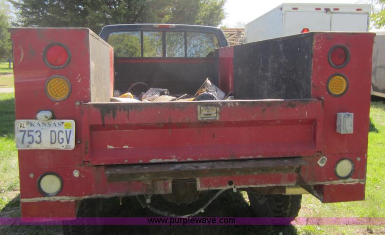 image for item F6527 1997 Ford F350 pickup truck