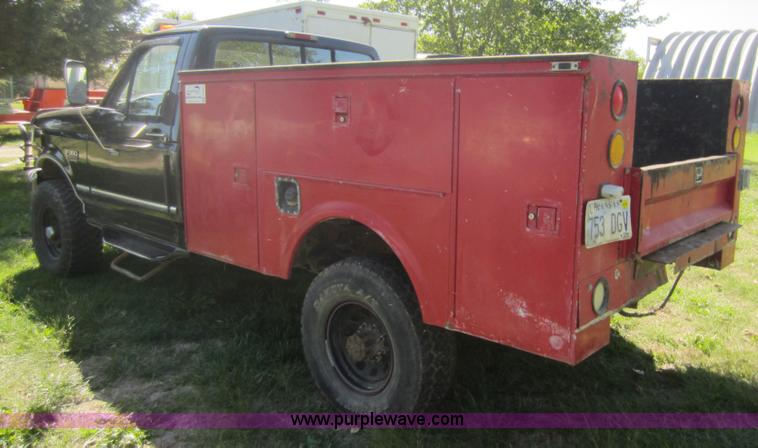 image for item F6527 1997 Ford F350 pickup truck