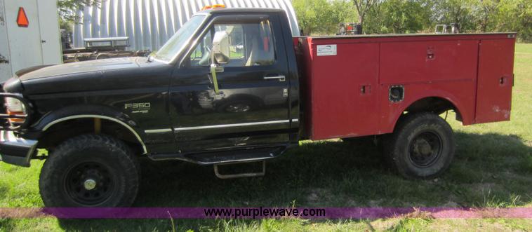 image for item F6527 1997 Ford F350 pickup truck