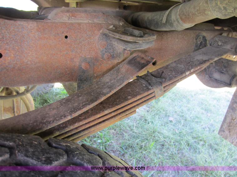 image for item F6527 1997 Ford F350 pickup truck