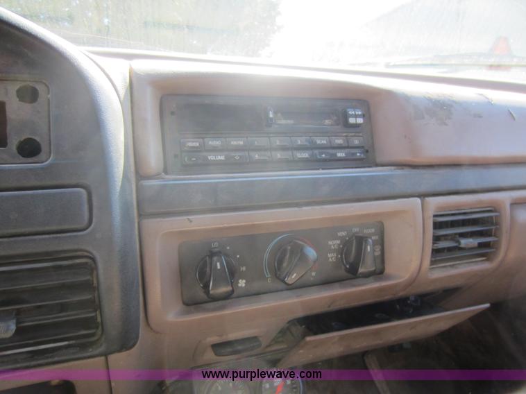 image for item F6527 1997 Ford F350 pickup truck