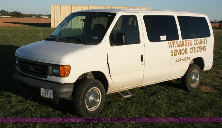 image for item G5524 2005 Ford E350 XL Super Duty van