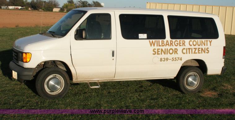 image for item G5524 2005 Ford E350 XL Super Duty van