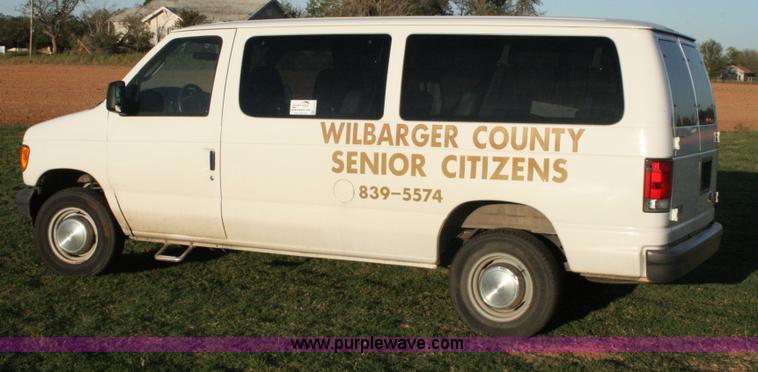 image for item G5524 2005 Ford E350 XL Super Duty van