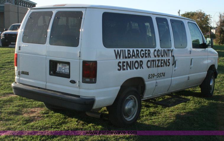 image for item G5524 2005 Ford E350 XL Super Duty van