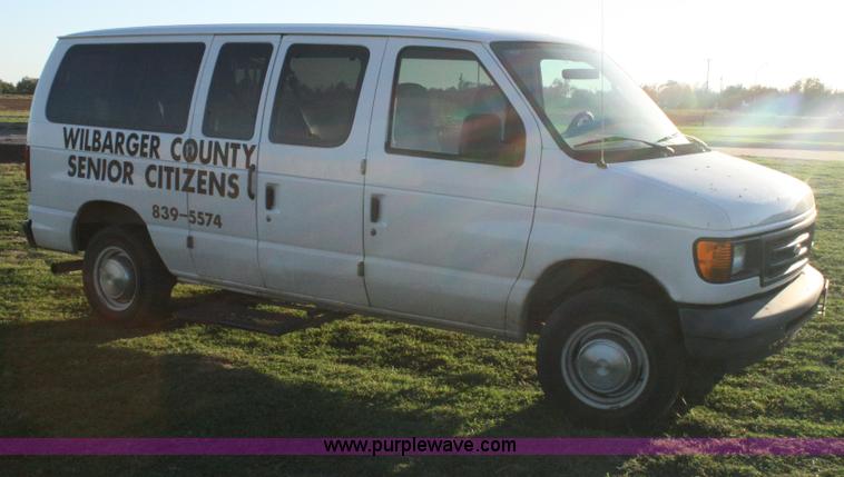 image for item G5524 2005 Ford E350 XL Super Duty van