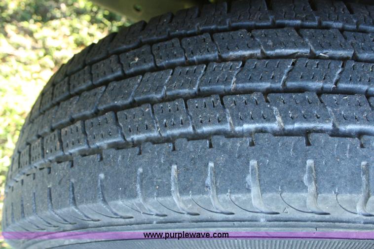 image for item G5524 2005 Ford E350 XL Super Duty van