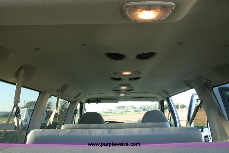 image for item G5524 2005 Ford E350 XL Super Duty van