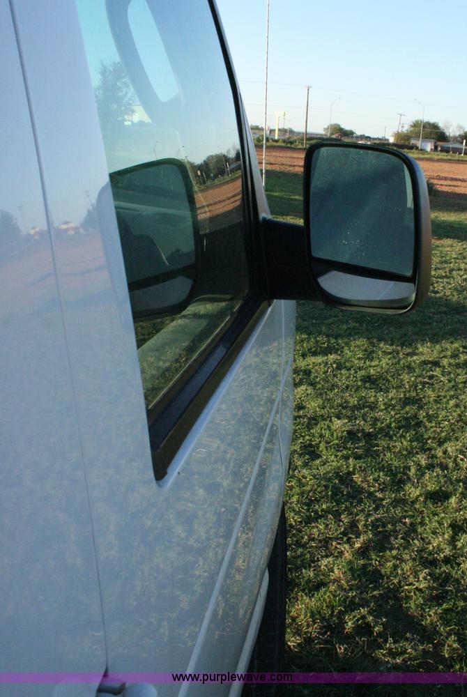 image for item G5524 2005 Ford E350 XL Super Duty van