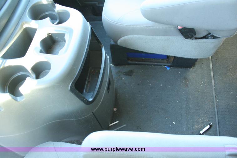 image for item G5524 2005 Ford E350 XL Super Duty van