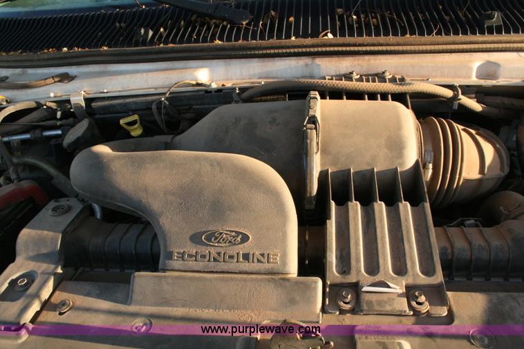 image for item G5524 2005 Ford E350 XL Super Duty van