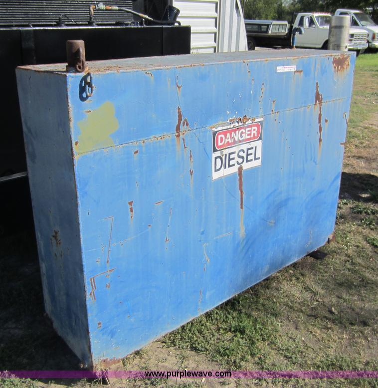 Fuel tank in Iola, KS Item H9817 sold Purple Wave