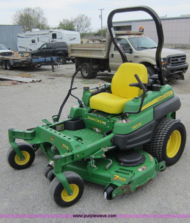 image for item H9836 2010 John Deere Z930A commercial lawn mower