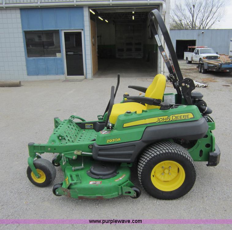 image for item H9836 2010 John Deere Z930A commercial lawn mower
