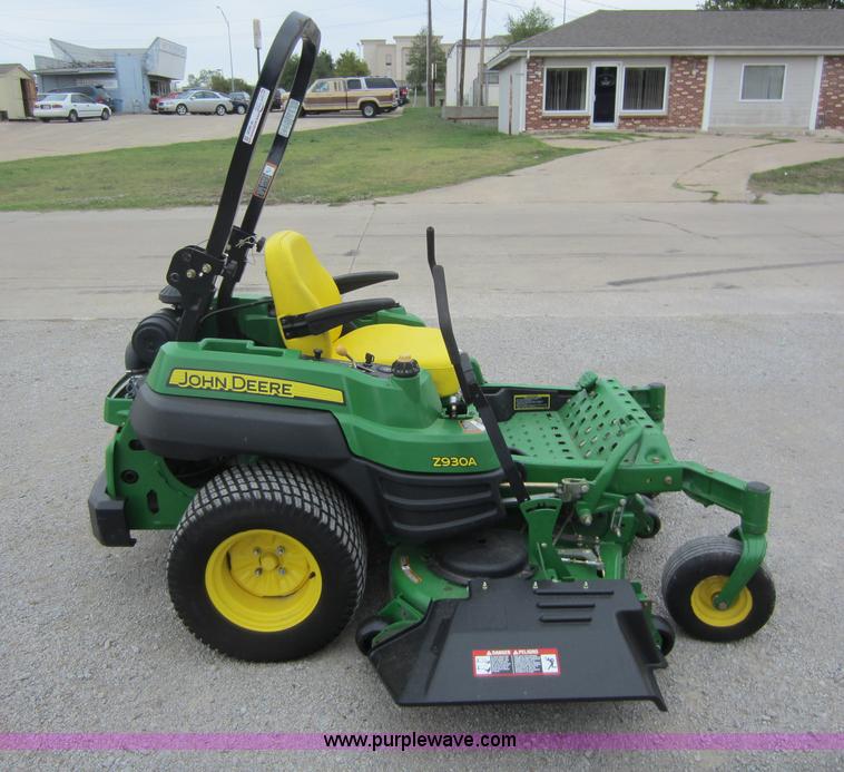 image for item H9836 2010 John Deere Z930A commercial lawn mower