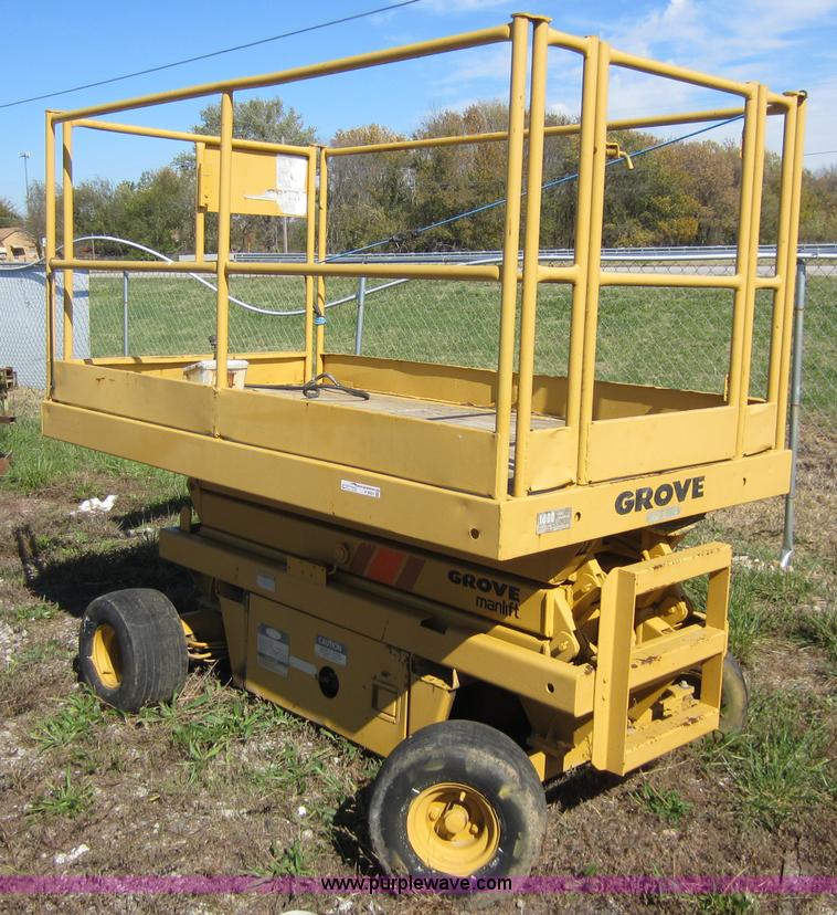 image for item H9853 Grove scissor lift