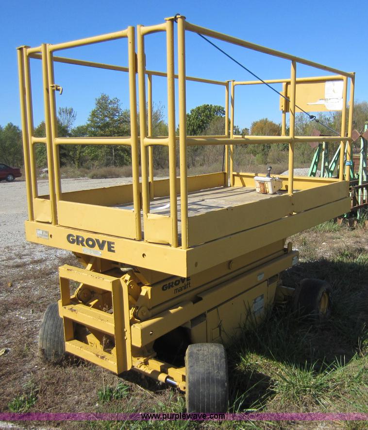 image for item H9853 Grove scissor lift