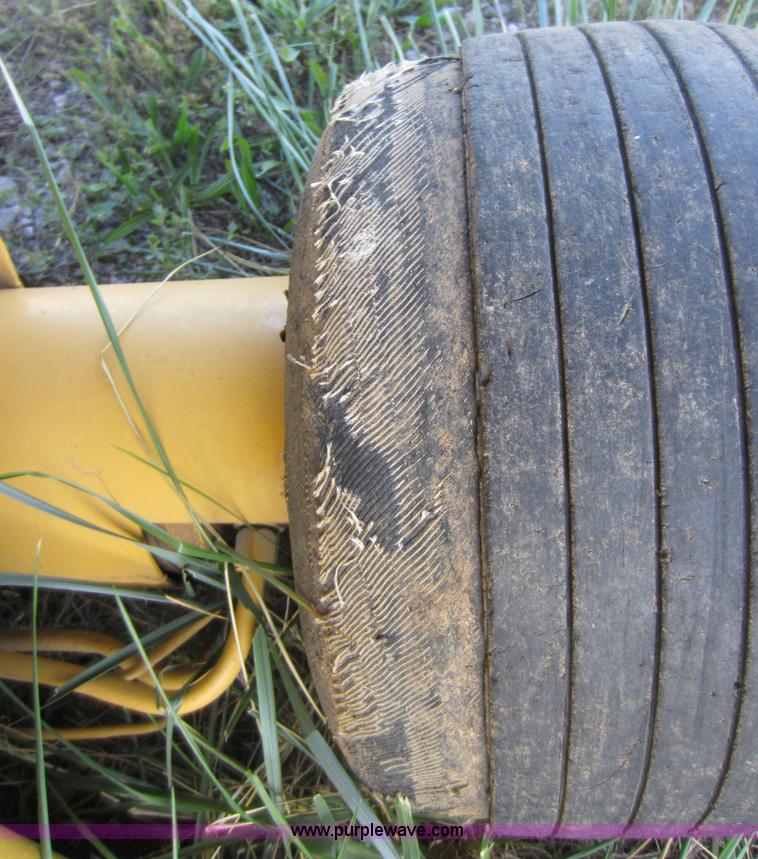 image for item H9853 Grove scissor lift