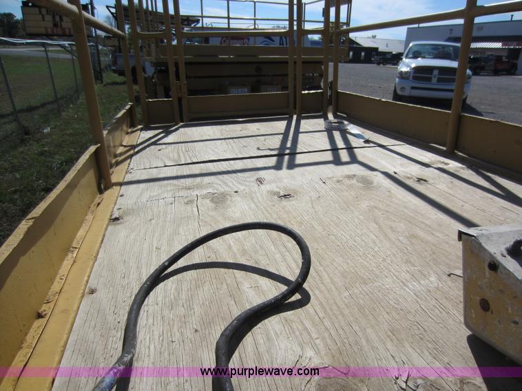 image for item H9853 Grove scissor lift