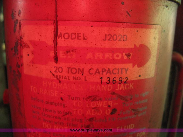 image for item M9012 Red Arrow 30 ton hydraulic press