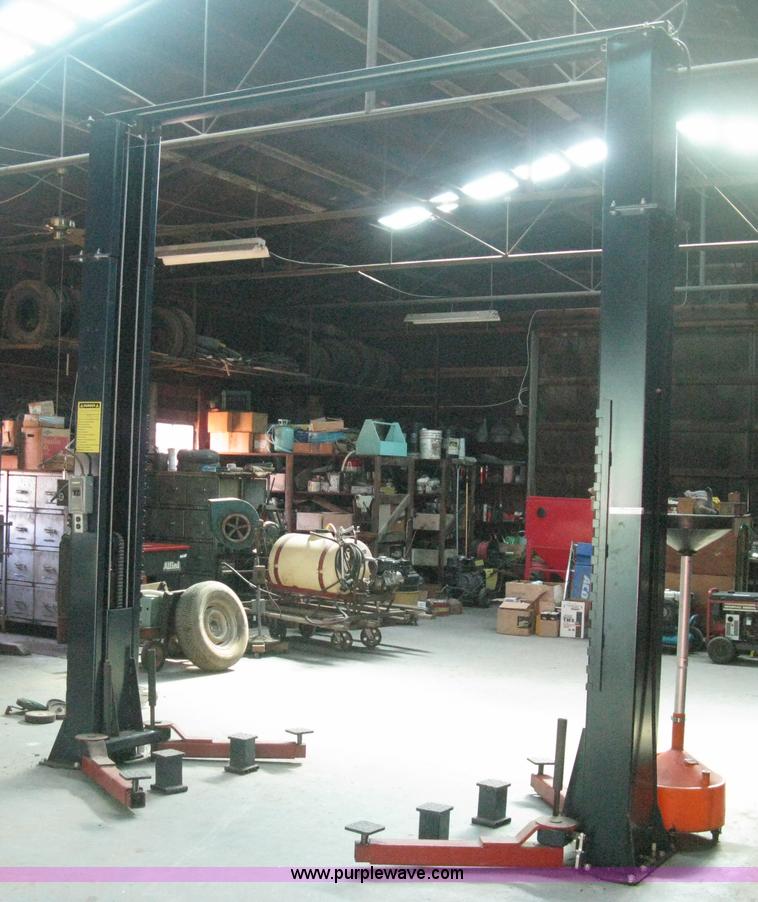 image for item M9016 Auto Lifters of America Auto Pro 10,000 two post car lift