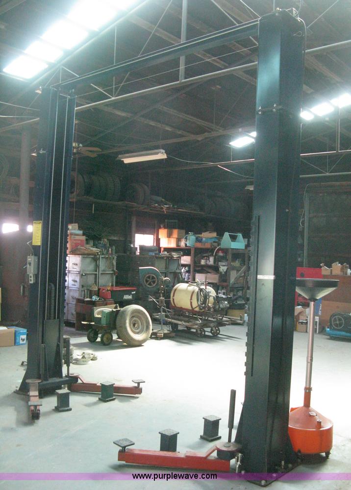 image for item M9016 Auto Lifters of America Auto Pro 10,000 two post car lift