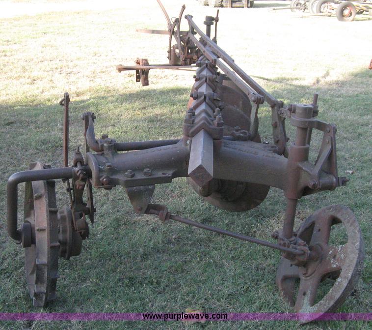 image for item M9023 John Deere M508A four bottom disk plow