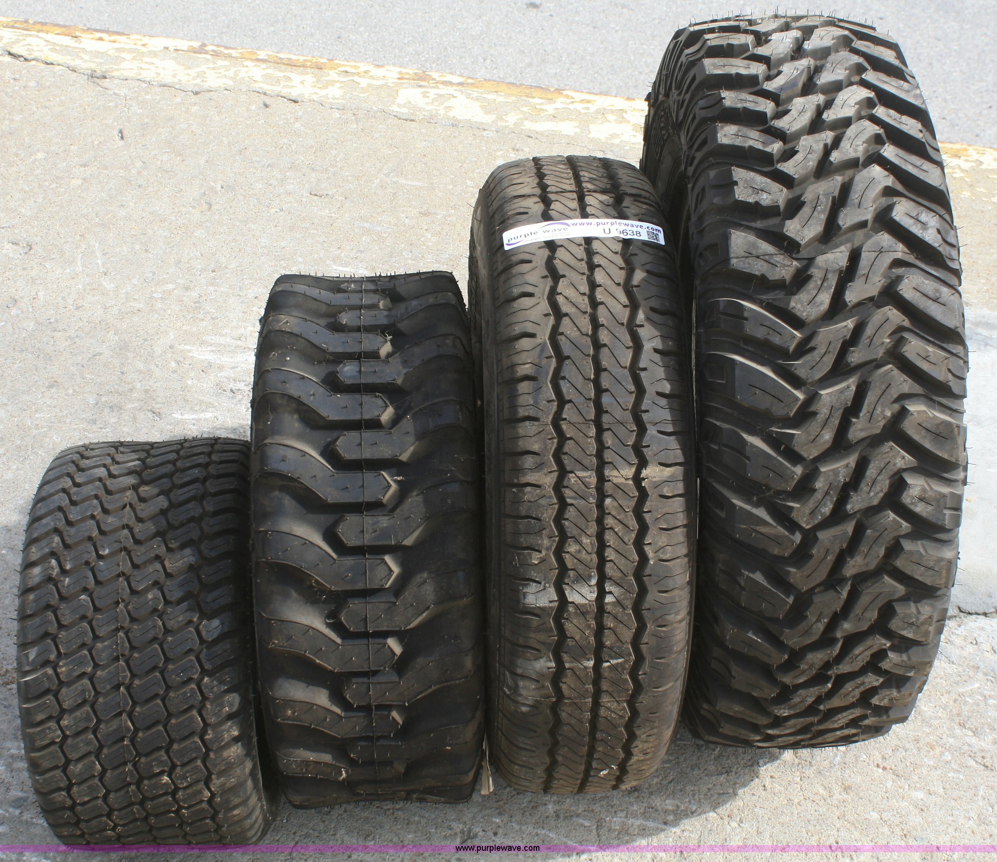 (4) tires in Holton, KS Item U9638 sold Purple Wave