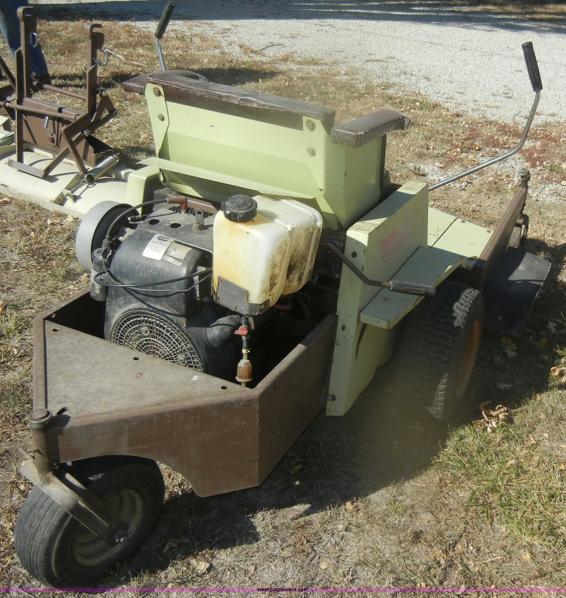 1210 ZTR lawn mower in Linn, KS Item V9863 sold Purple Wave
