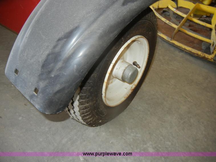 image for item F2604 Spee Co. log splitter