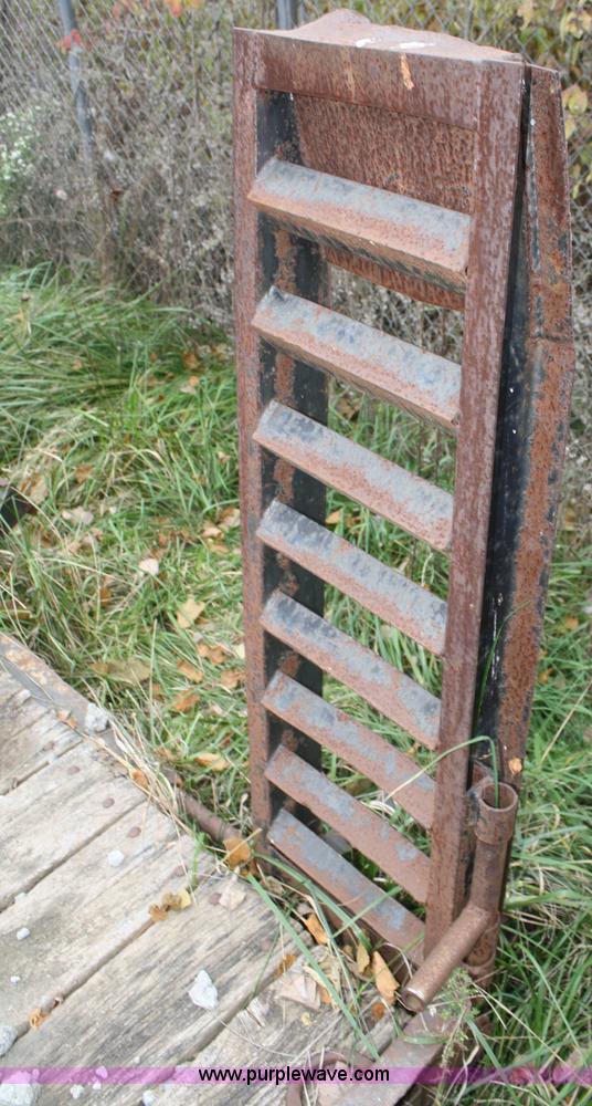 image for item F2615 1993 double axle flatbed trailer