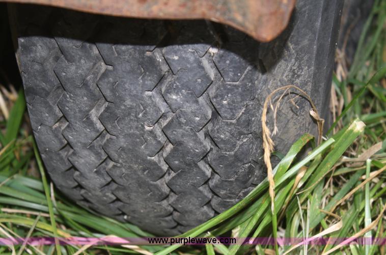 image for item F2615 1993 double axle flatbed trailer