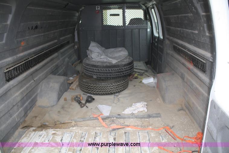 image for item F2660 2000 Ford Econoline  E250 Super Cargo van