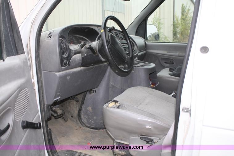 image for item F2660 2000 Ford Econoline  E250 Super Cargo van