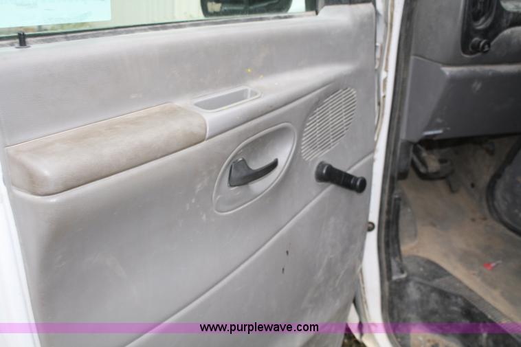 image for item F2660 2000 Ford Econoline  E250 Super Cargo van