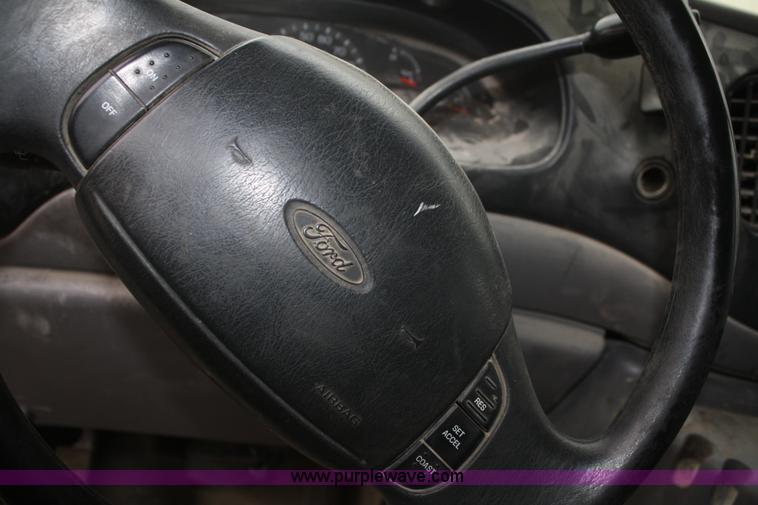 image for item F2660 2000 Ford Econoline  E250 Super Cargo van