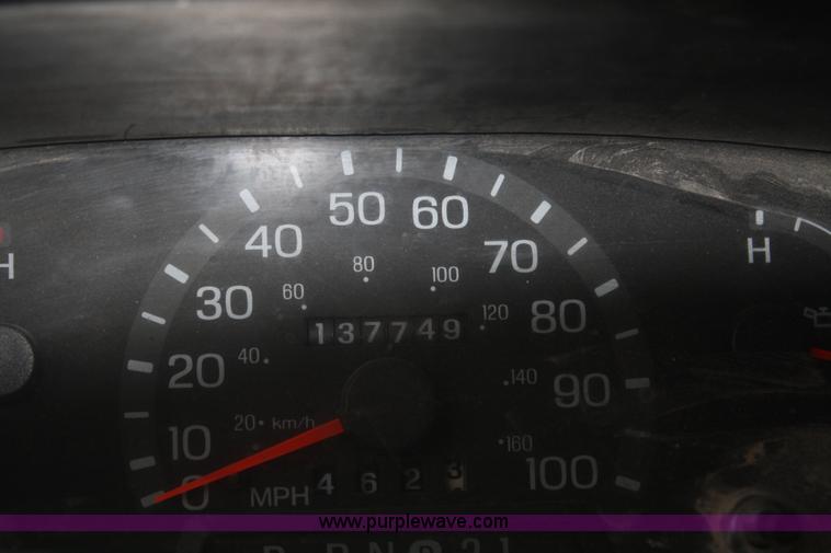 image for item F2660 2000 Ford Econoline  E250 Super Cargo van