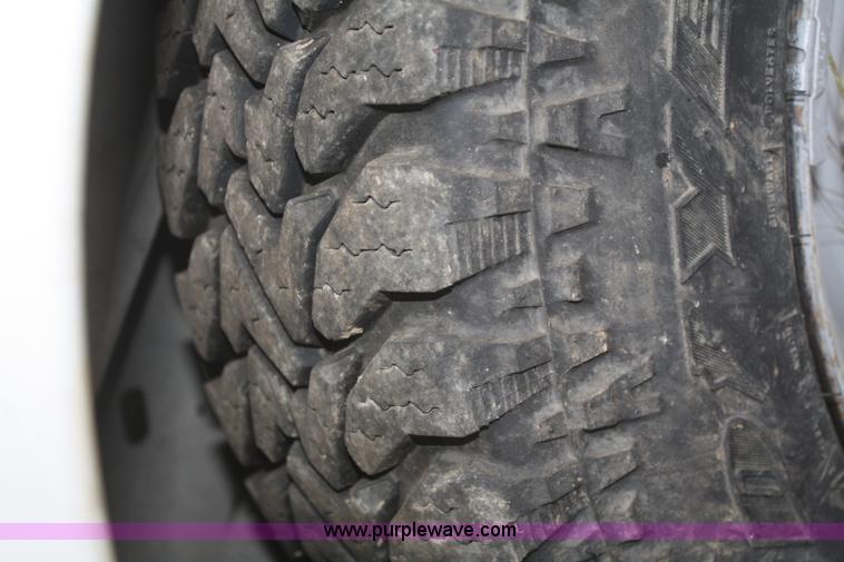 image for item F2660 2000 Ford Econoline  E250 Super Cargo van