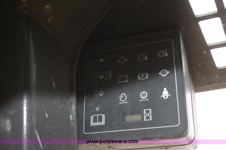 image for item F2661 2002 Case 90XT skid steer