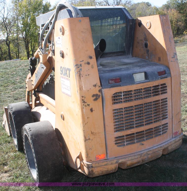image for item F2662 Case 90XT skid steer