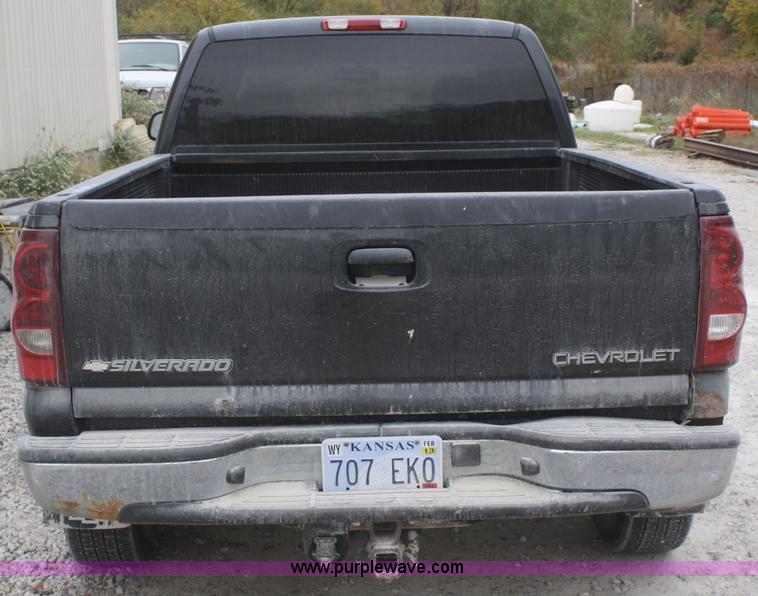 image for item F2674 2003 Chevrolet Silverado 1500 LT Extended Cab pickup truck