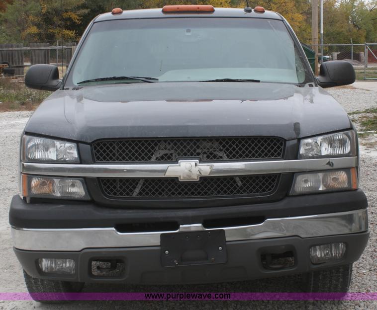 image for item F2674 2003 Chevrolet Silverado 1500 LT Extended Cab pickup truck