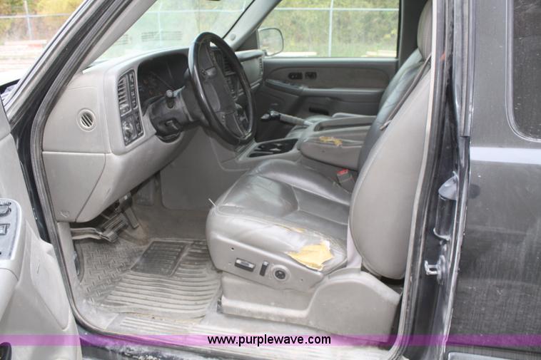 image for item F2674 2003 Chevrolet Silverado 1500 LT Extended Cab pickup truck