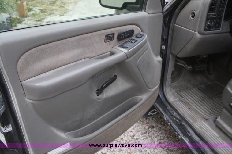 image for item F2674 2003 Chevrolet Silverado 1500 LT Extended Cab pickup truck