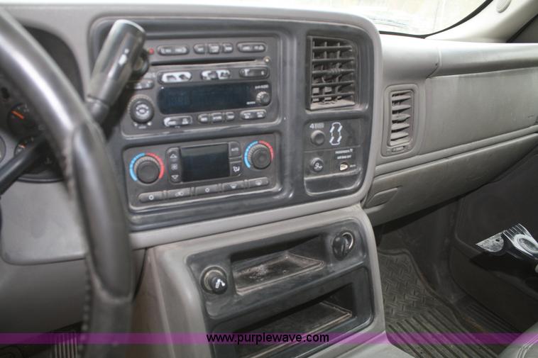 image for item F2674 2003 Chevrolet Silverado 1500 LT Extended Cab pickup truck