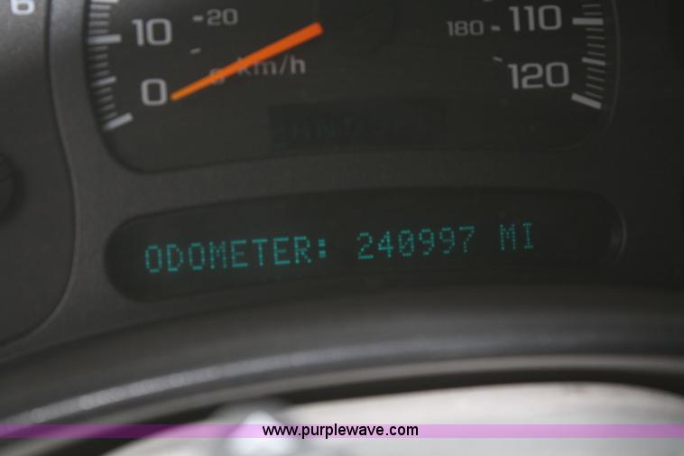 image for item F2674 2003 Chevrolet Silverado 1500 LT Extended Cab pickup truck