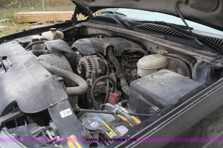 image for item F2674 2003 Chevrolet Silverado 1500 LT Extended Cab pickup truck